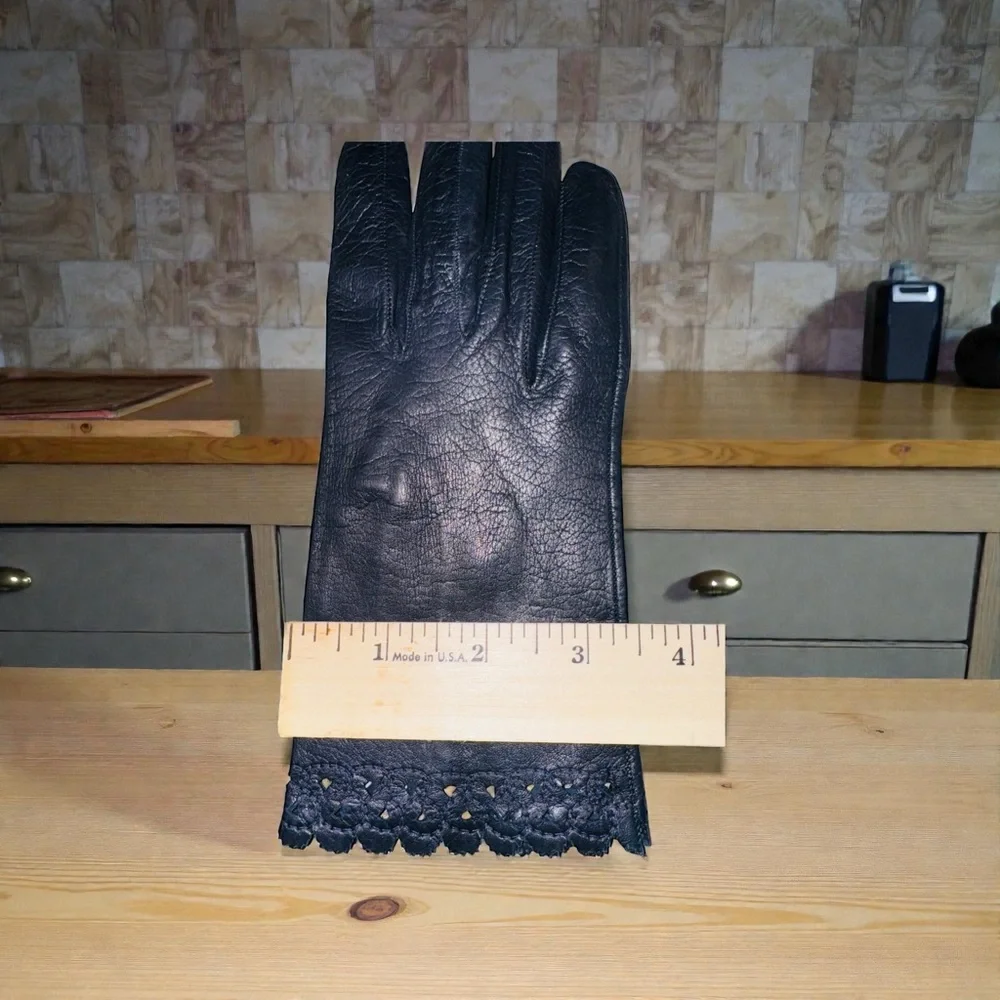 Vintage Women’s Black Leather Gloves S~M Driving